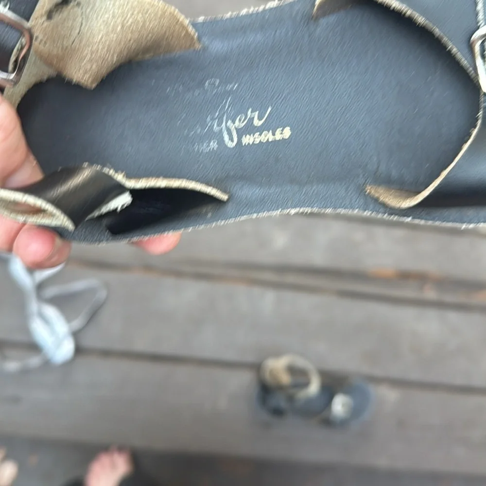 Sun San Salt Water Surfer black leather kids sandals (see measurements)